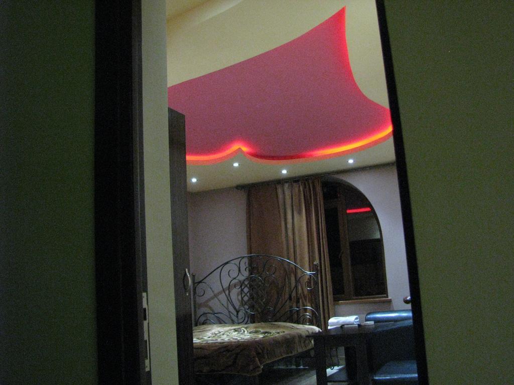 Princ Plaza Hotel Erivan Zimmer foto